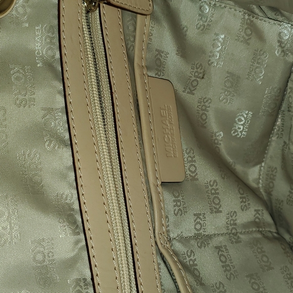 Michael Michael Kors women's chocolate brown scaled texture Lg tote bag - Picture 6 of 6